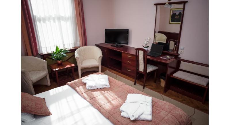 Garni Hotel Vila Milord Resort Palics Kültér fotó