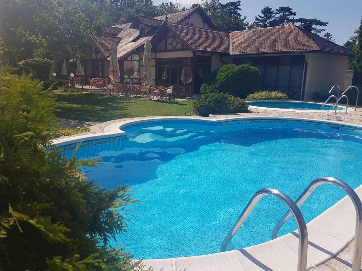 Garni Hotel Vila Milord Resort Palics Kültér fotó