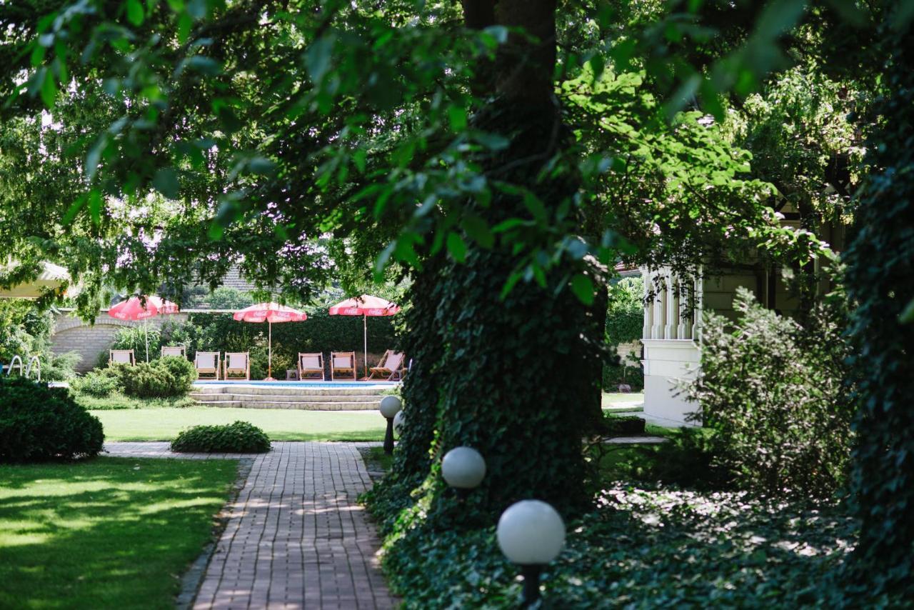 Garni Hotel Vila Milord Resort Palics Kültér fotó