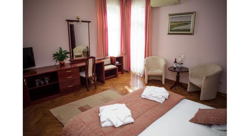 Garni Hotel Vila Milord Resort Palics Kültér fotó
